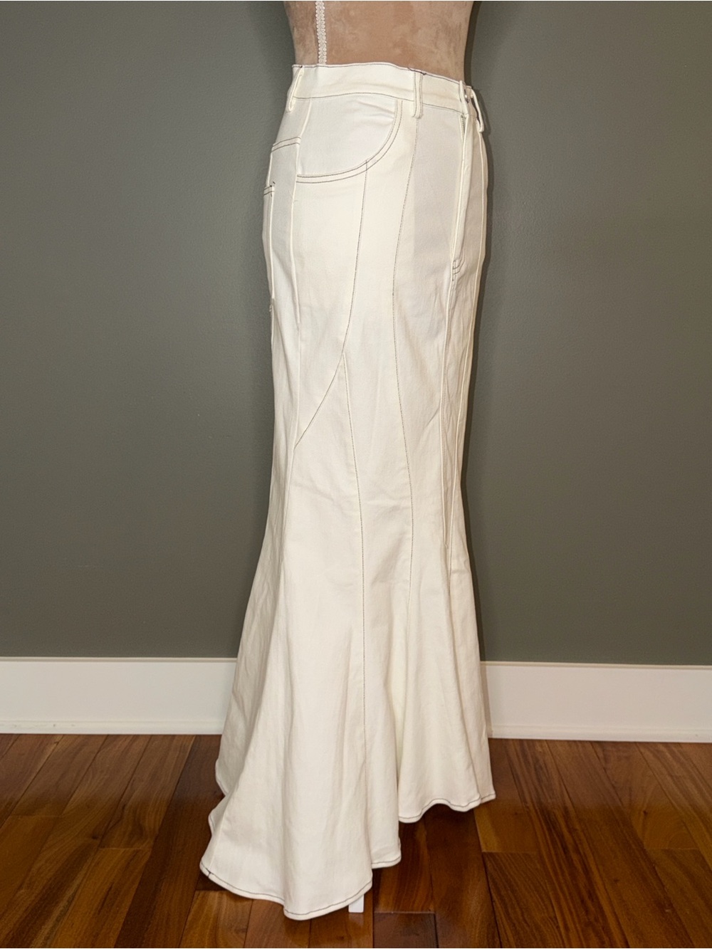 Canvas Apparel Cream Denim H/L Skirt Size Small - Picture 7 of 16